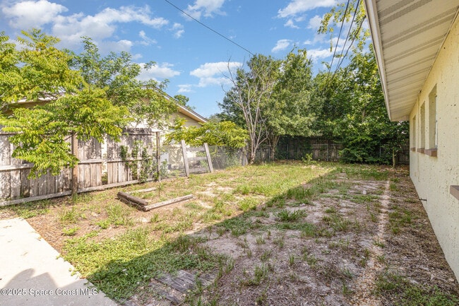 Building Photo - 870 N Carpenter Rd