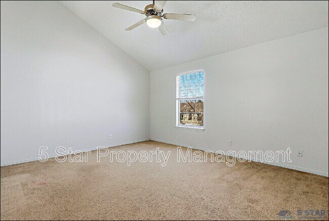 Building Photo - 3140 Tierra Agave Dr