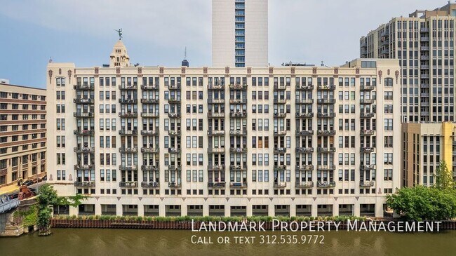 Building Photo - 758 N Larrabee St