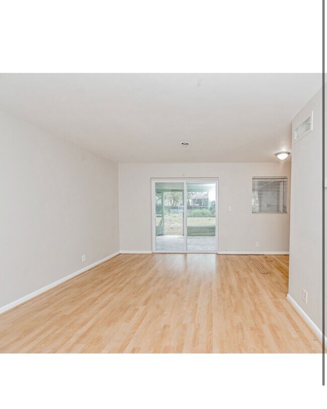 Building Photo - PRICE REDUCED!!!!!!Super Cute 3 Bedroom / 1 Bath Home For Rent In Casselberry