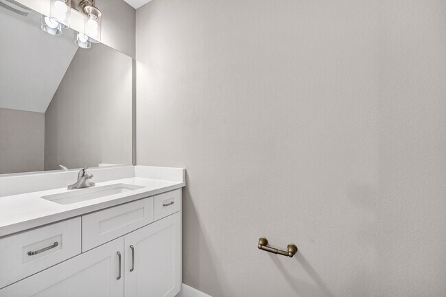 Building Photo - 37 SE 15th Terrace