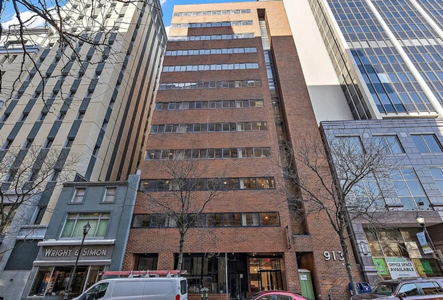 Building Photo - 913 N Market St