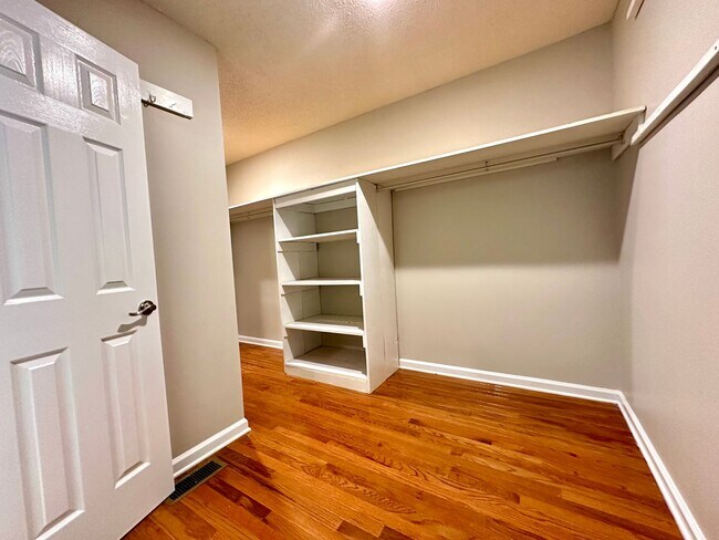 Building Photo - Stunning Single-Family Home with Plenty of...
