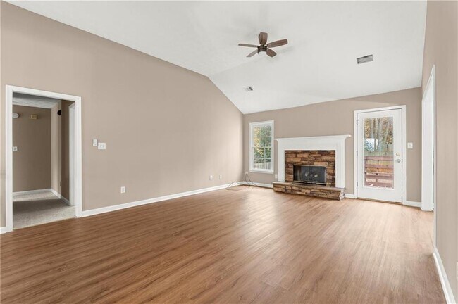 Building Photo - 16 Valleyside Dr