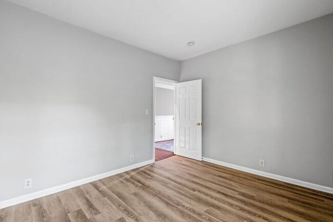 Building Photo - Large Brick Two Story Home, Hardwoods, Sep...