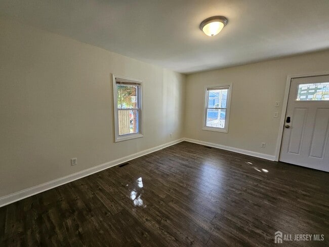 Building Photo - 60 6th Ave