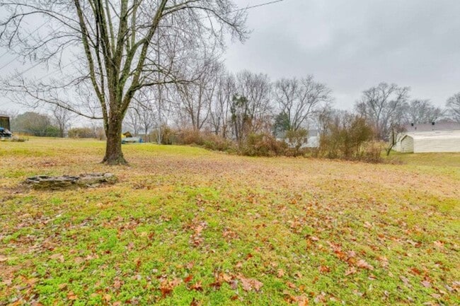 Building Photo - Beautiful Donelson Home in Great Location ...