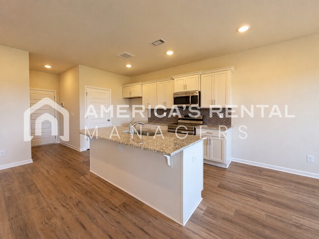 Building Photo - 9034 Saxon St