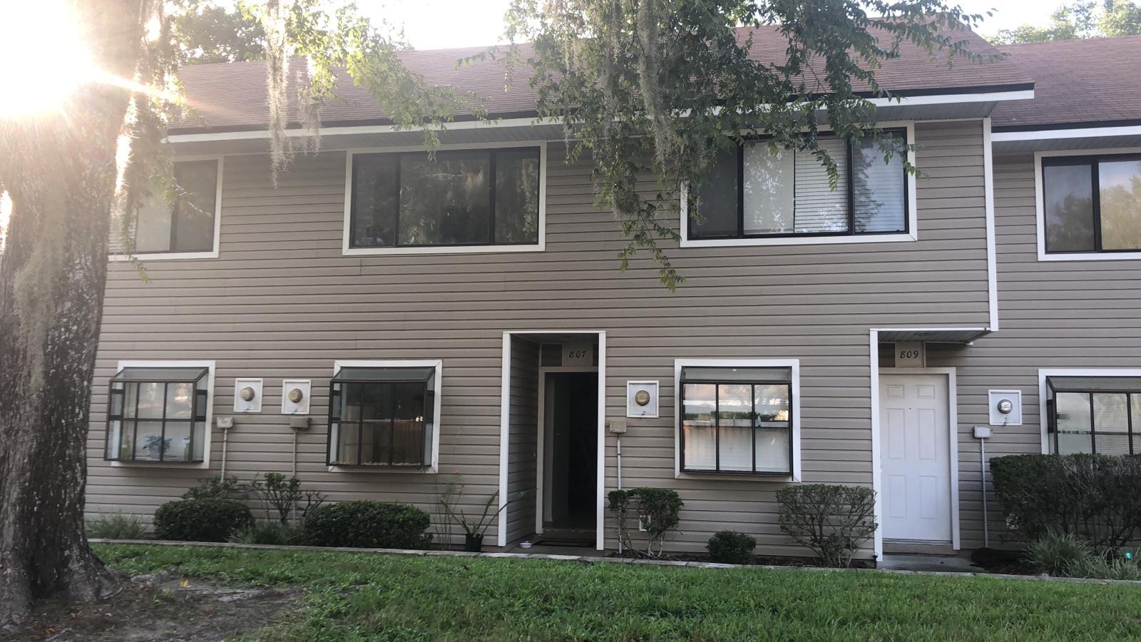 Building Photo - 807 SW 60th Ter