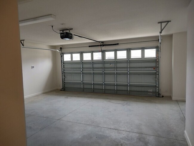 Building Photo - SHOWING as of 6/1/2025 Patio Villas in Del...
