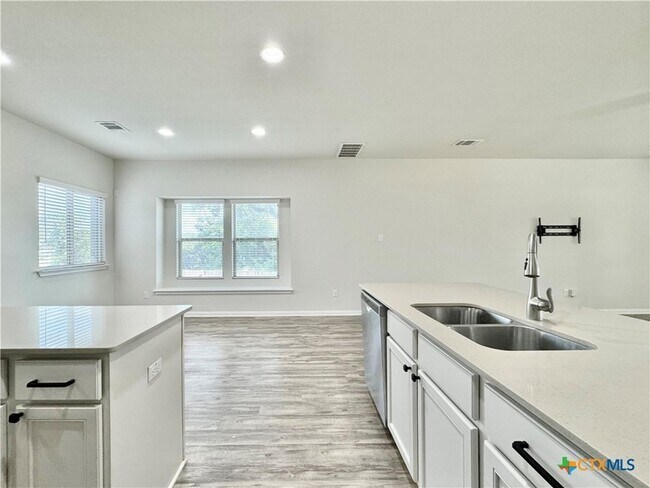 Building Photo - 1728 Cherokee Nation Trl
