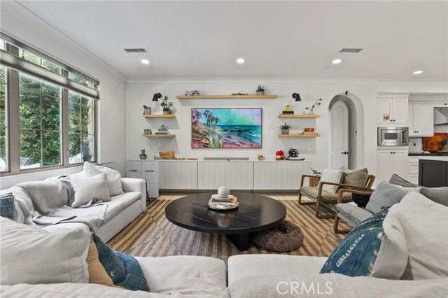 Building Photo - 7 Sunset Cove