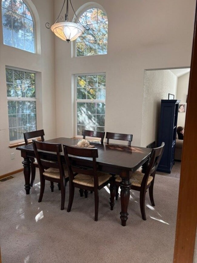 Building Photo - Relax and Unwind in This Beautiful Gig Harbor Rental