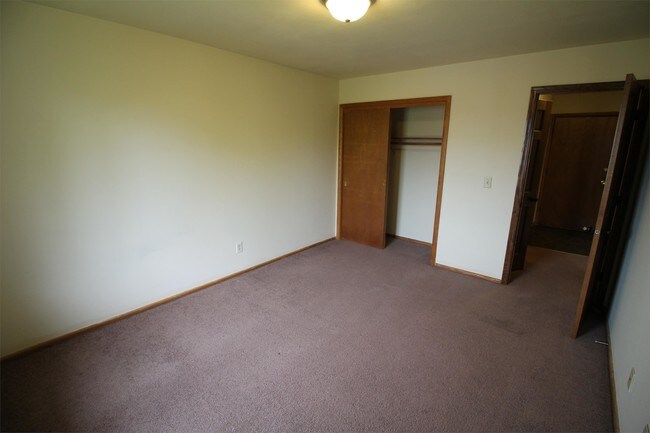 Building Photo - 304 N Tratt St