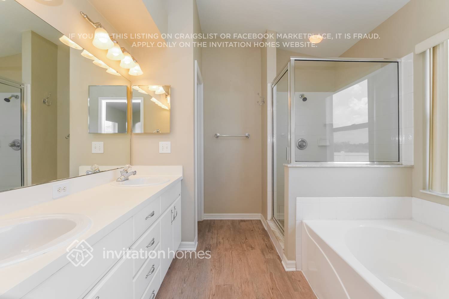 Building Photo - 12853 Raysbrook Dr