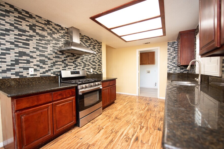 Building Photo - 21667 Laguna Rd