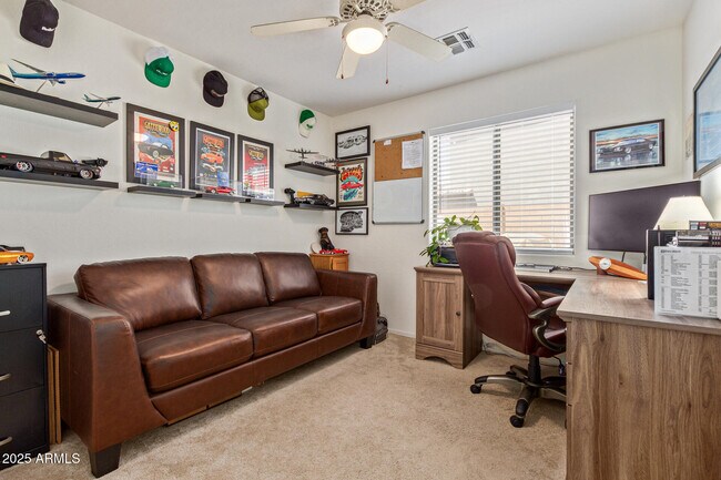 Building Photo - 543 S Wildrose