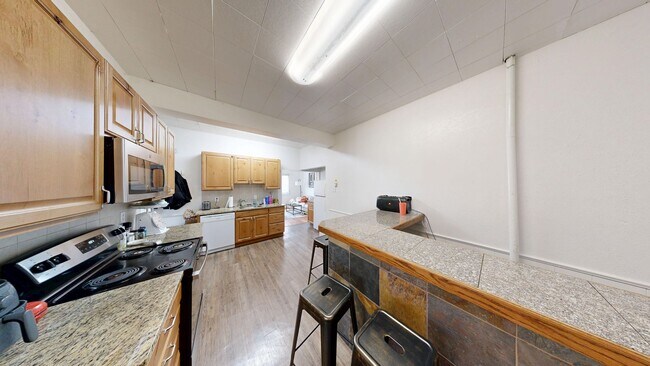 Building Photo - 1105 11th St