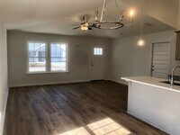 Building Photo - Single-Family House for Rent