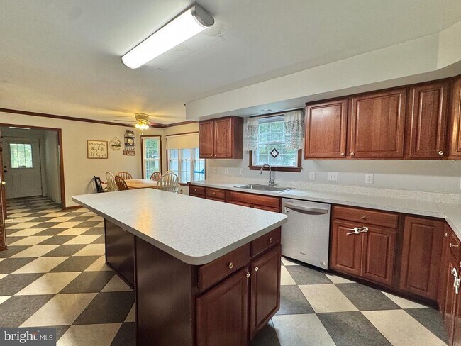 Building Photo - 6709 Towles Mill Rd
