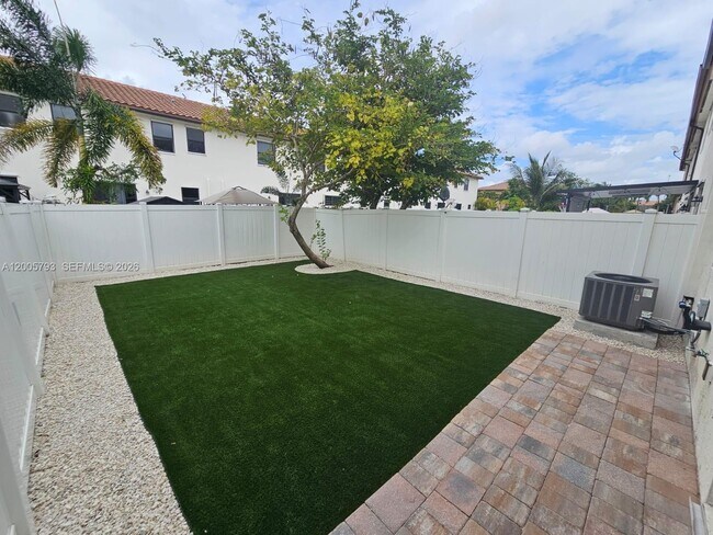 Building Photo - 3387 W 90th St