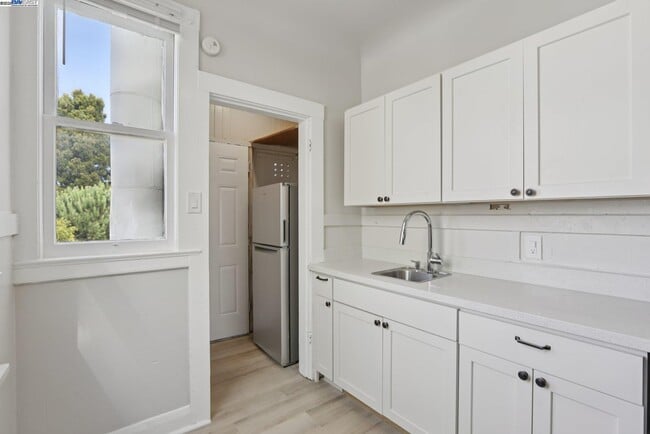 Building Photo - 3564 17th St