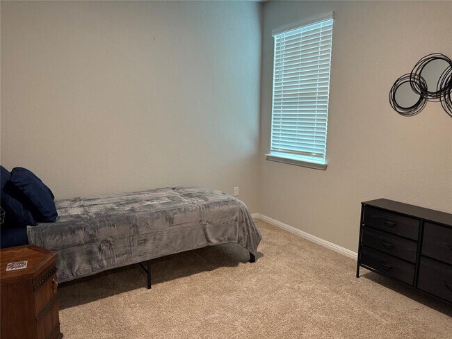 Building Photo - 505 Rainmaker Ln