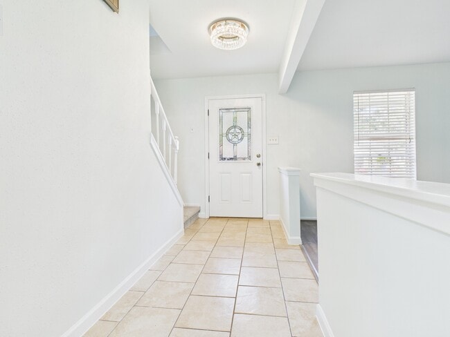 Building Photo - 2103 Mustang Springs Dr