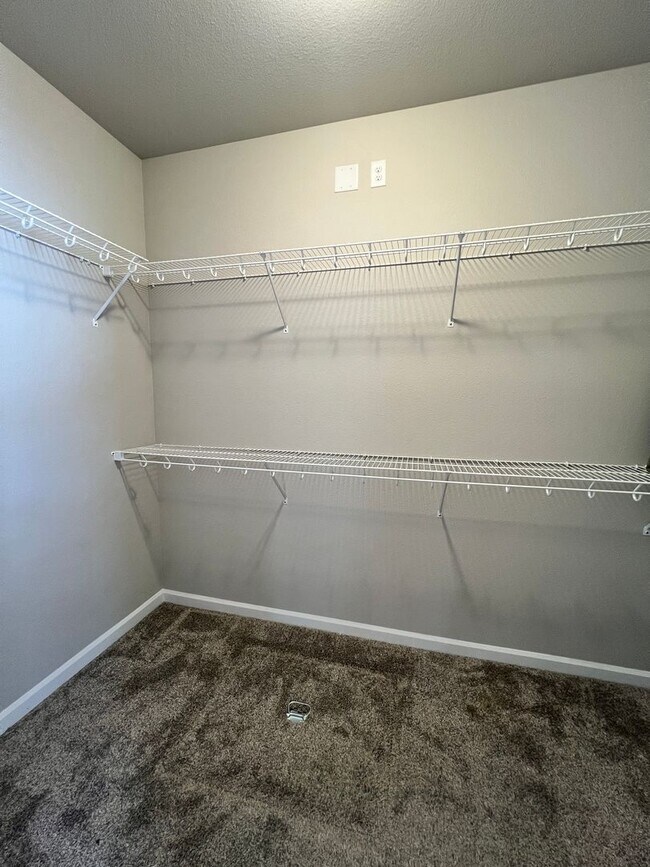 Building Photo - Newer Construction Home in Mae Valley!