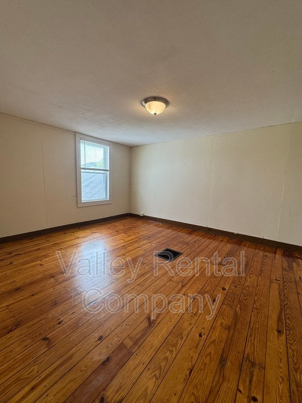 Building Photo - 46 Old Amherst Rd