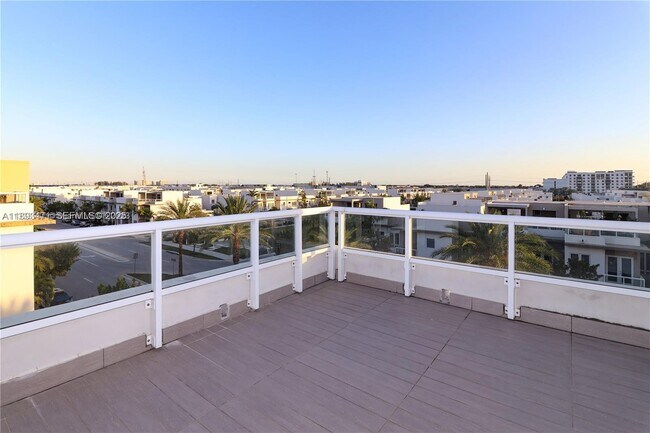 Building Photo - 10501 NW 66th St