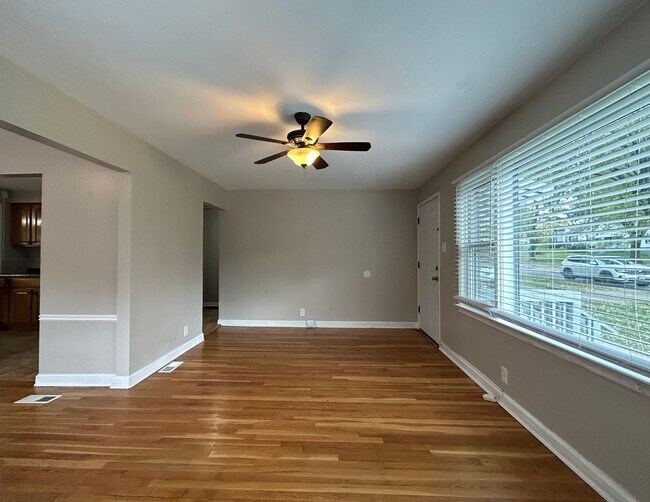 Building Photo - 1337 Odessa Dr