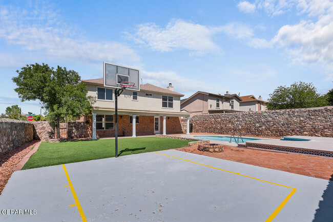 Building Photo - 6696 Dakota Ridge Dr