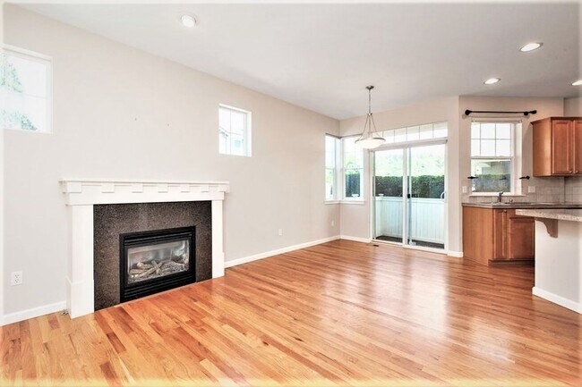 Building Photo - Absolutely Charming 3-Bed 2.5-Bath Home with One Car Garage!