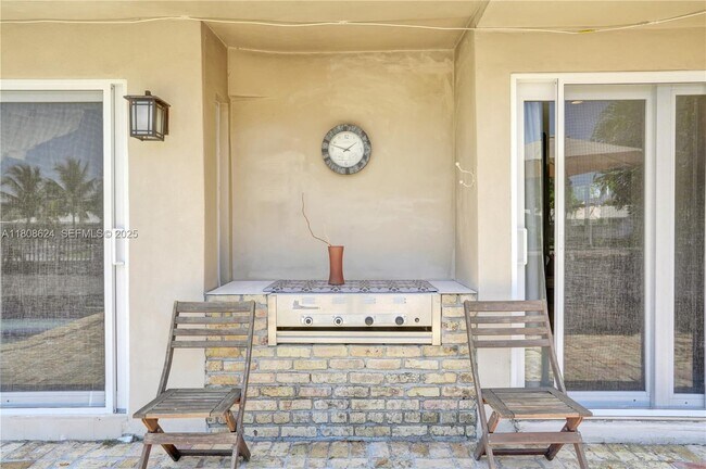 Building Photo - 3100 NE 56th Ct