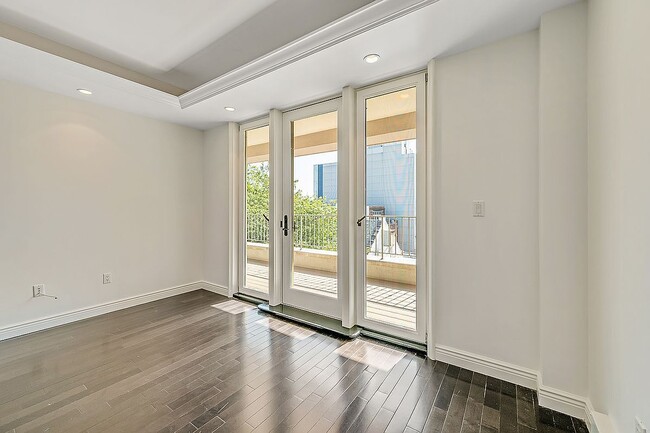 Building Photo - 30-11 21st St