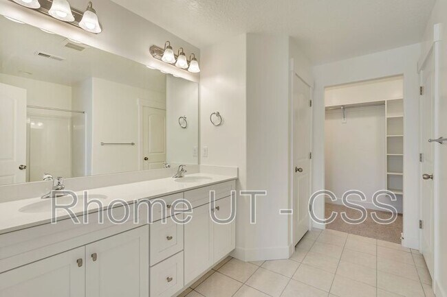 Building Photo - 16106 S Bodmin Way