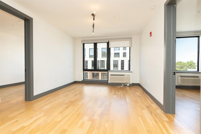 Building Photo - 424 Arlington Ave