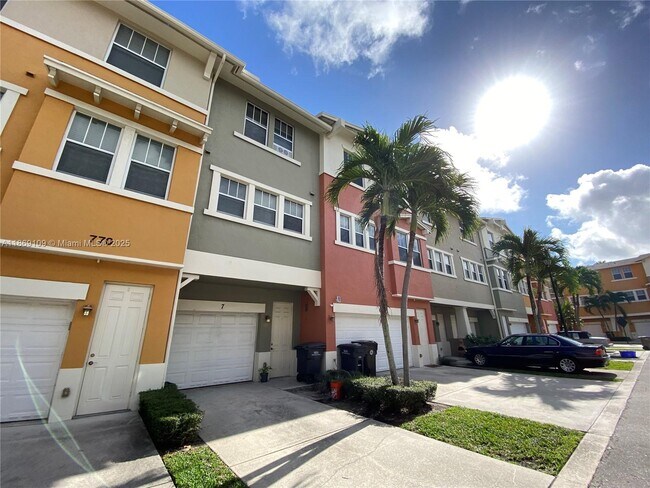 Building Photo - 770 Millbrae Ct