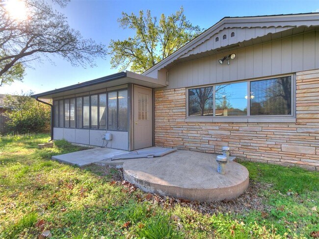 Building Photo - 2641 Osborne Dr