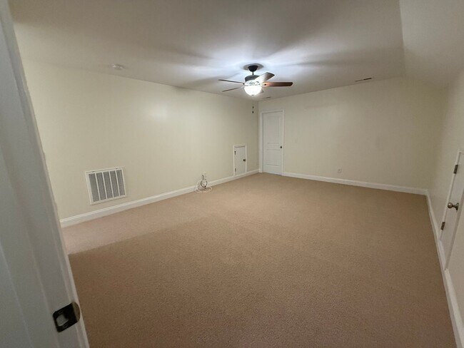 Building Photo - Beautiful unfurnished 5 Bedroom 3 Bath home in The Preserve at Tidewater Sneads Ferry