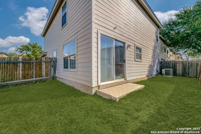 Building Photo - 26 Moondance Hill