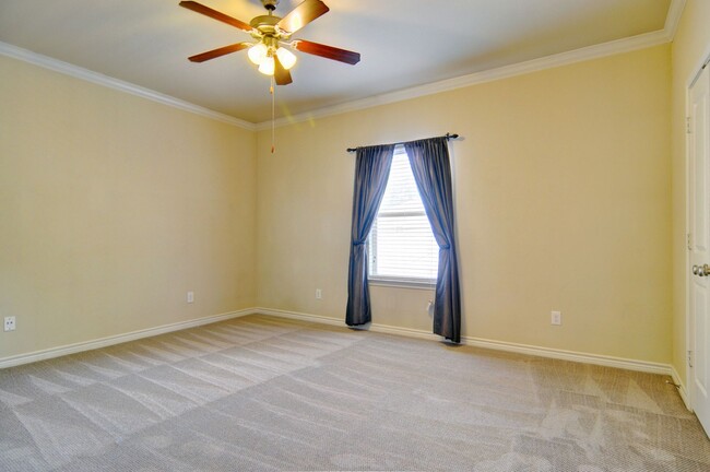 Building Photo - Monticello Townhome