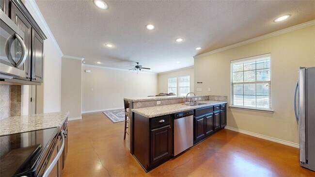 Building Photo - 3009 Towers Pkwy