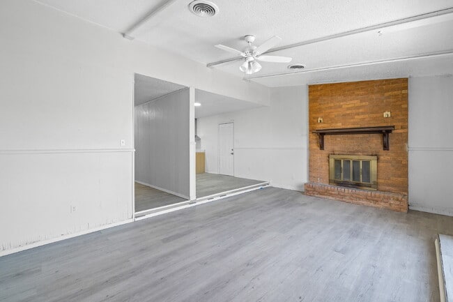 Building Photo - Updated Home w/ Large Backyard, Minutes fr...