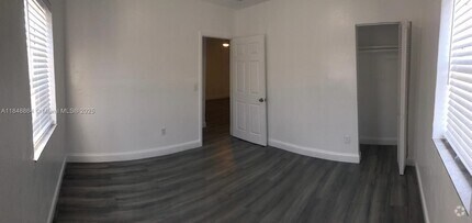 Building Photo - 1117 NW 3rd Ave