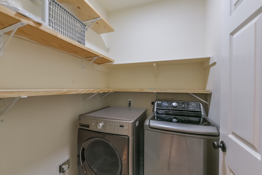 Building Photo - 2509 S Mission Cir