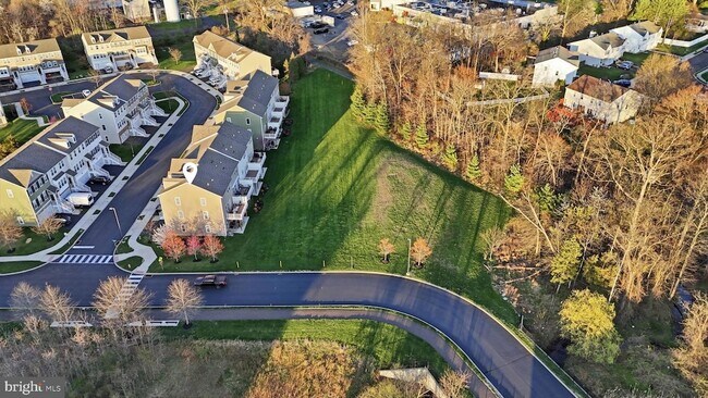 Building Photo - 1700 Beacon Ln