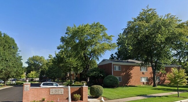 Building Photo - 475 St Moritz Dr