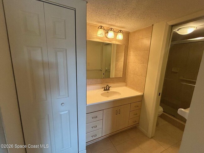 Building Photo - 2135 N Courtenay Pkwy